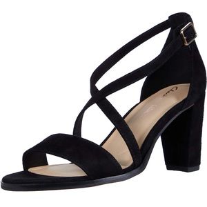 Clarks Kaylin 85 Strap, size 6.5, only worn once